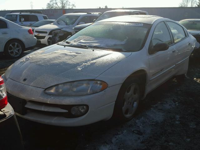 2B3HD76V5YH366290 - 2000 DODGE INTREPID R WHITE photo 2