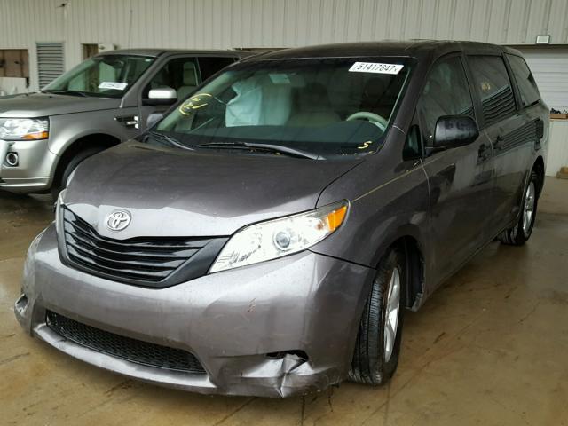 5TDKA3DC7CS009632 - 2012 TOYOTA SIENNA BAS GRAY photo 2