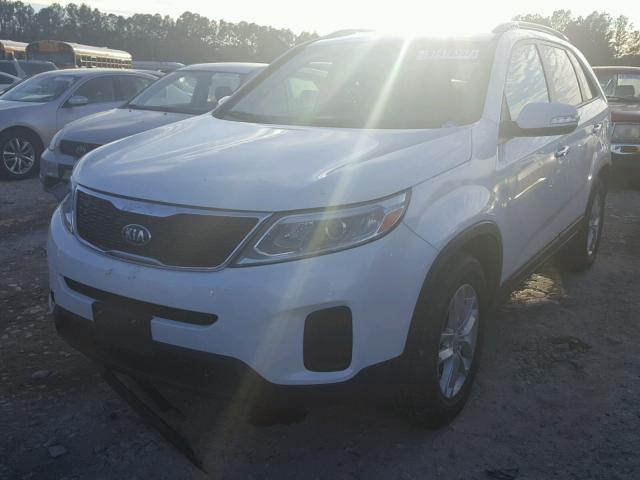 5XYKT4A78FG593709 - 2015 KIA SORENTO LX WHITE photo 2