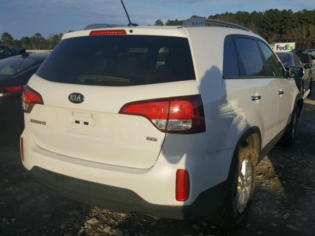 5XYKT4A78FG593709 - 2015 KIA SORENTO LX WHITE photo 4