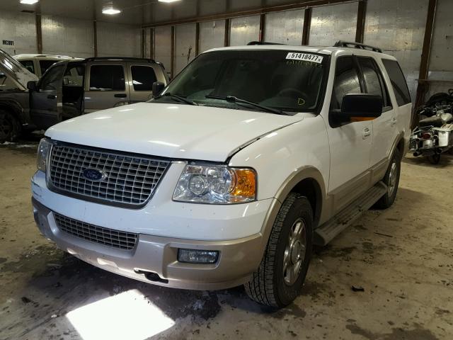 1FMFU18526LB01693 - 2006 FORD EXPEDITION WHITE photo 2