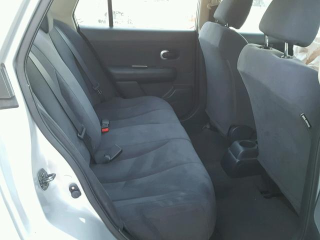 3N1BC11E18L451049 - 2008 NISSAN VERSA S SILVER photo 6