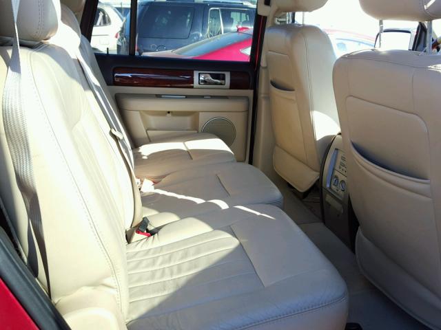 5LMFU285X5LJ04259 - 2005 LINCOLN NAVIGATOR RED photo 6
