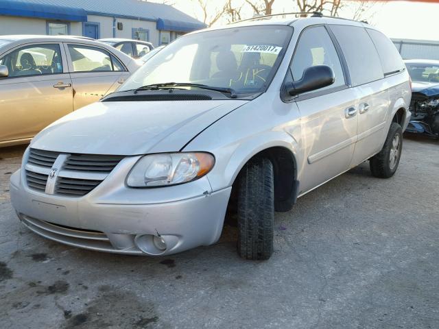 2D4GP44L87R269906 - 2007 DODGE GRAND CARA SILVER photo 2