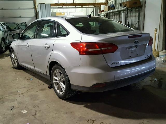 1FADP3F24FL286469 - 2015 FORD FOCUS SE SILVER photo 3