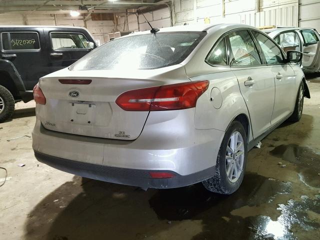 1FADP3F24FL286469 - 2015 FORD FOCUS SE SILVER photo 4