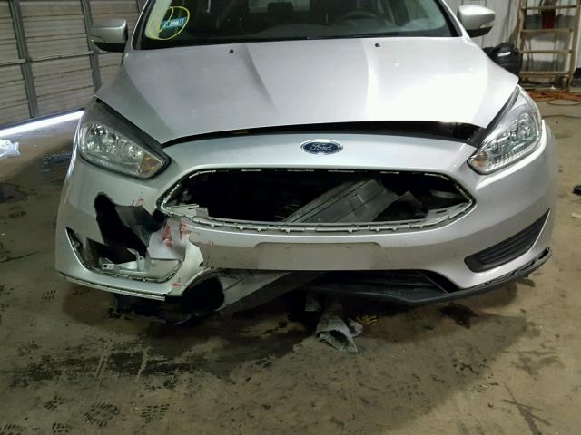 1FADP3F24FL286469 - 2015 FORD FOCUS SE SILVER photo 9