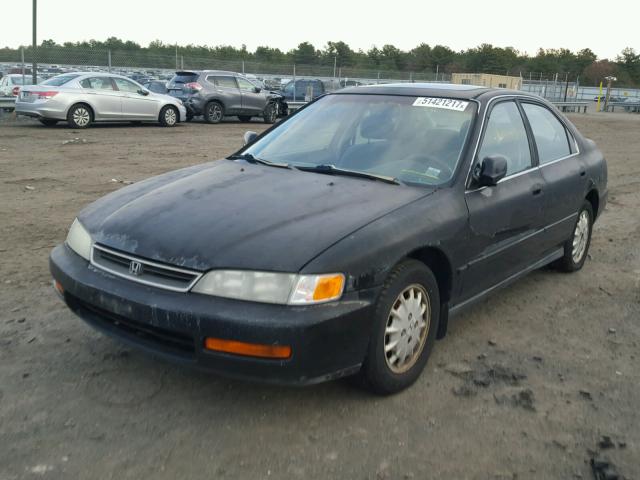 1HGCD5658TA046371 - 1996 HONDA ACCORD EX BLACK photo 2