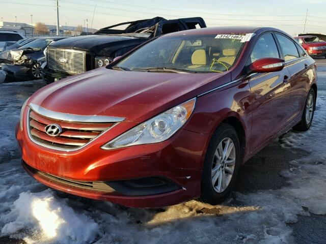 5NPEB4AC8EH819560 - 2014 HYUNDAI SONATA GLS RED photo 2