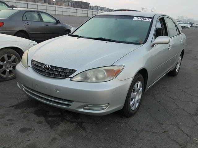 JTDBE32K930244874 - 2003 TOYOTA CAMRY LE 银色 照片 2