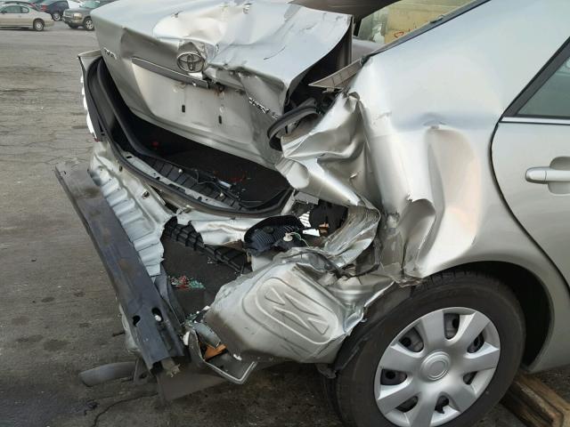 JTDBE32K930244874 - 2003 TOYOTA CAMRY LE 银色 照片 9