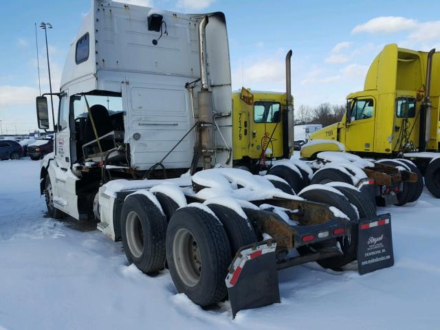 4V4NC9TH76N416551 - 2006 VOLVO VN VNL WHITE photo 3