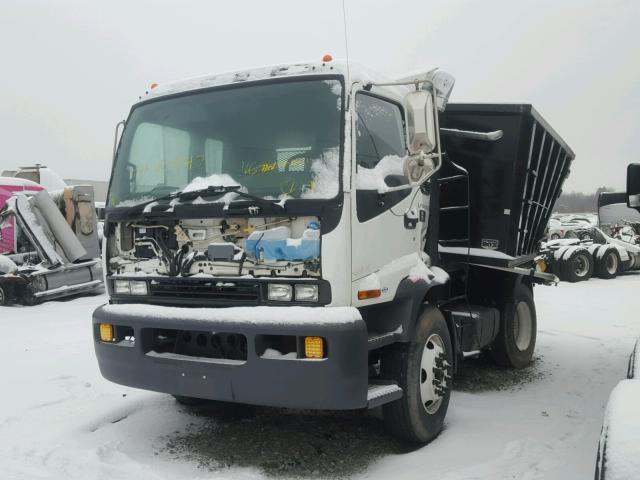 1GDJ6F1335F503293 - 2005 GMC T-SERIES F WHITE photo 2