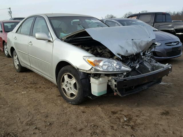 4T1BF32K72U002911 - 2002 TOYOTA CAMRY LE SILVER photo 1