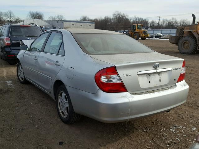 4T1BF32K72U002911 - 2002 TOYOTA CAMRY LE SILVER photo 3