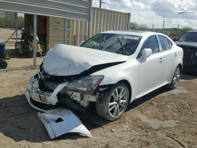 JTHBK262475026507 - 2007 LEXUS IS 250 WHITE photo 2