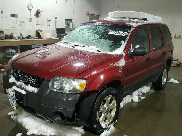 1FMYU03156KA22287 - 2006 FORD ESCAPE XLT RED photo 2