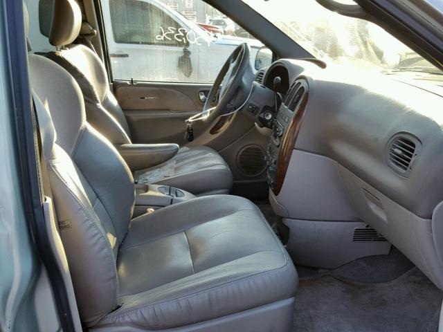 2C8GP64L43R252733 - 2003 CHRYSLER TOWN & COU GRAY photo 5