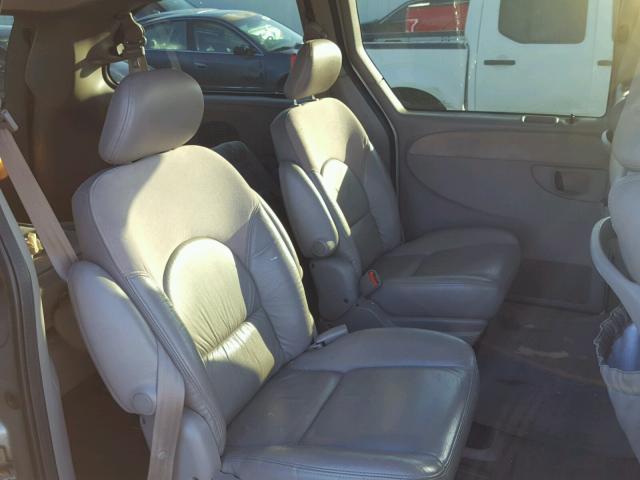 2C8GP64L43R252733 - 2003 CHRYSLER TOWN & COU GRAY photo 6