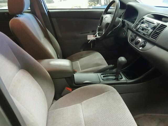 4T1BE32K13U736125 - 2003 TOYOTA CAMRY LE 银色 照片 5