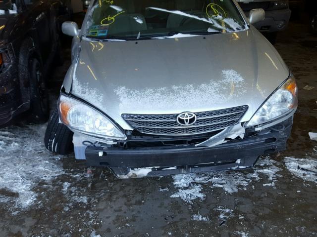 4T1BE32K13U736125 - 2003 TOYOTA CAMRY LE 银色 照片 9