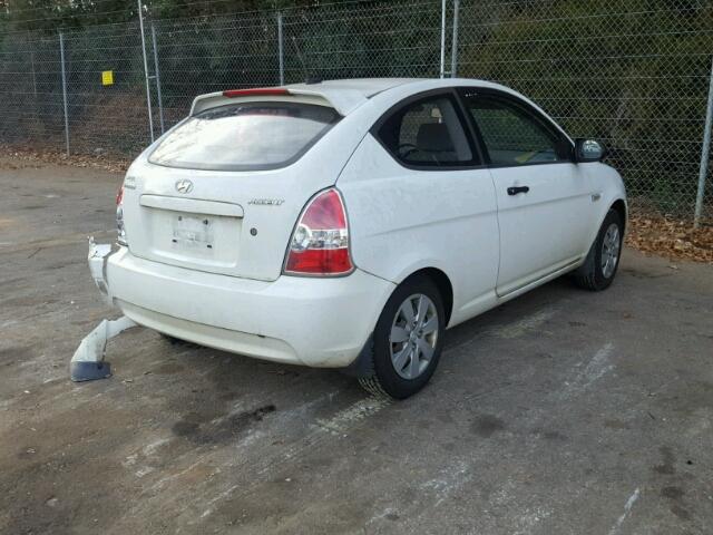 KMHCM36C29U121117 - 2009 HYUNDAI ACCENT GS WHITE photo 4