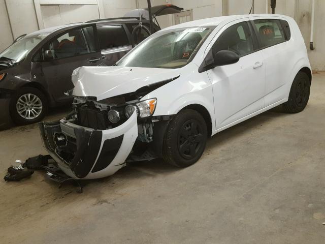 1G1JA6SH1E4134659 - 2014 CHEVROLET SONIC LS WHITE photo 2