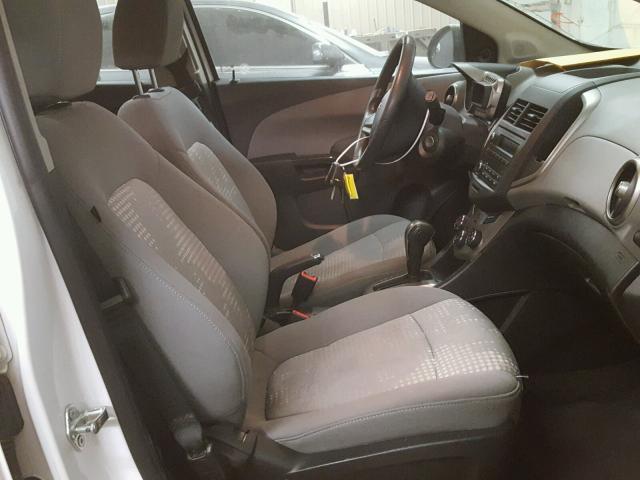 1G1JA6SH1E4134659 - 2014 CHEVROLET SONIC LS Սպիտակ լուսանկար 5