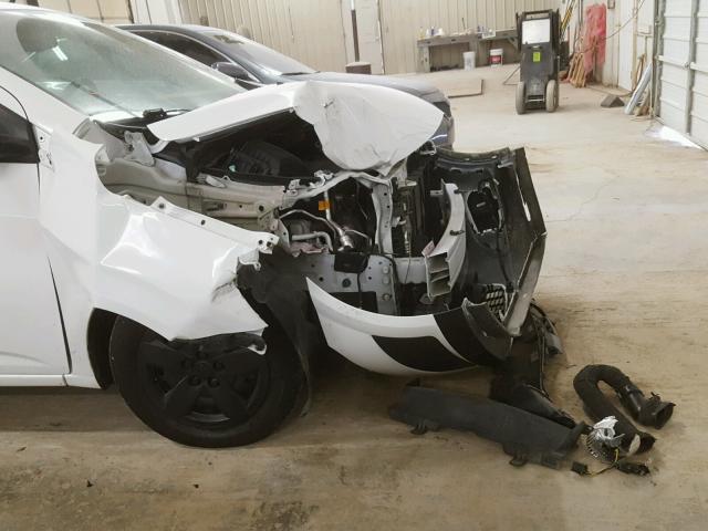 1G1JA6SH1E4134659 - 2014 CHEVROLET SONIC LS Սպիտակ լուսանկար 9