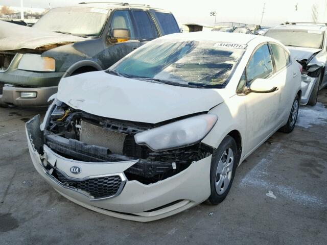 KNAFK4A64E5154121 - 2014 KIA FORTE LX WHITE photo 2