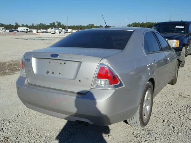 3FAHP07Z07R201741 - 2007 FORD FUSION SE SILVER photo 4