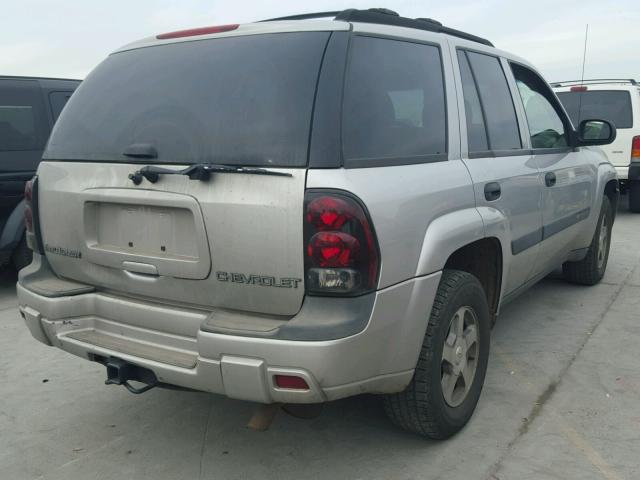 1GNDT13S242224304 - 2004 CHEVROLET TRAILBLAZE SILVER photo 4