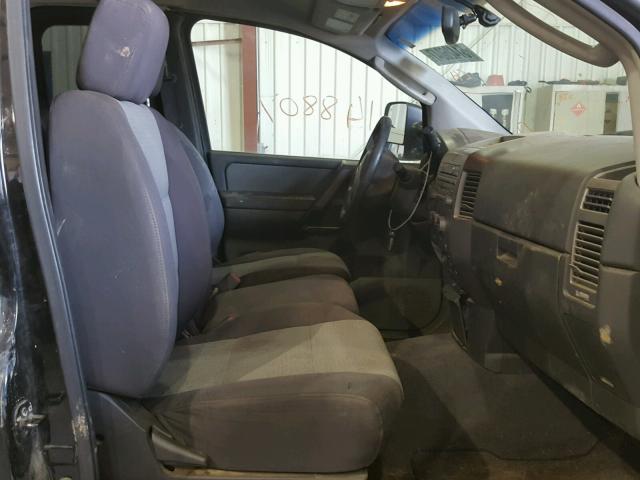 1N6AA06A54N562578 - 2004 NISSAN TITAN XE TWO TONE photo 5