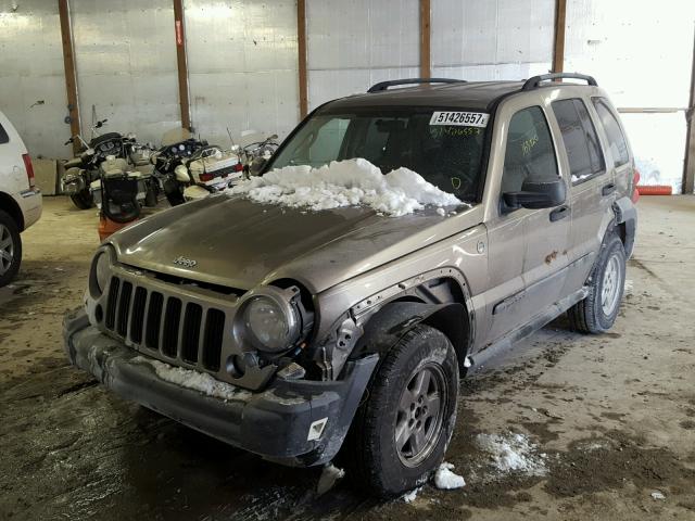 1J4GL48K45W671785 - 2005 JEEP LIBERTY SP BEIGE photo 2