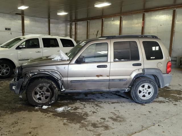 1J4GL48K45W671785 - 2005 JEEP LIBERTY SP BEIGE photo 9