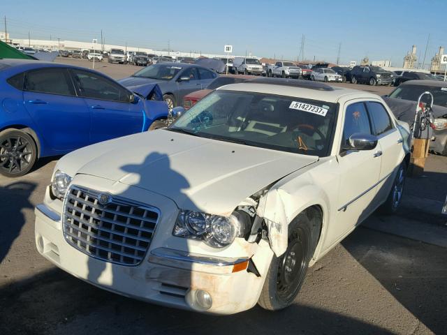 2C3LA63T99H571082 - 2009 CHRYSLER 300C WHITE photo 2