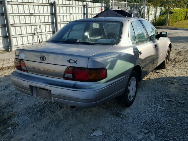 4T1BG12K5TU785343 - 1996 TOYOTA CAMRY DX BROWN photo 4