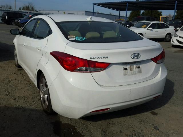 5NPDH4AE4DH255142 - 2013 HYUNDAI ELANTRA GL WHITE photo 3