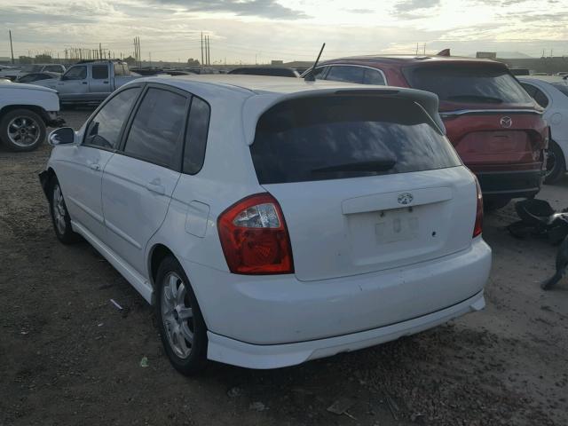 KNAFE162755070774 - 2005 KIA SPECTRA5 WHITE photo 3