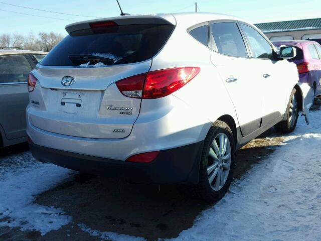 KM8JUCAC1DU659802 - 2013 HYUNDAI TUCSON GLS SILVER photo 4