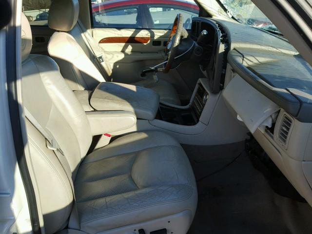 3GYEK62N74G149576 - 2004 CADILLAC ESCALADE E WHITE photo 5