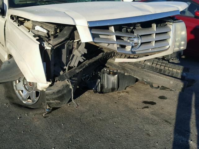 3GYEK62N74G149576 - 2004 CADILLAC ESCALADE E WHITE photo 9