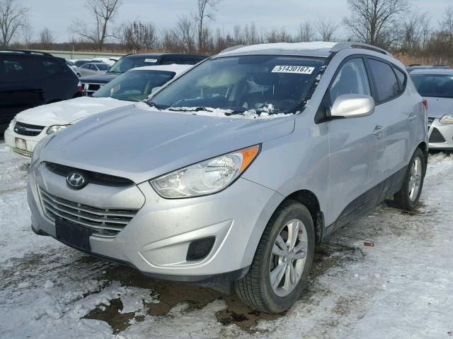 KM8JUCAC9BU169606 - 2011 HYUNDAI TUCSON GLS SILVER photo 2