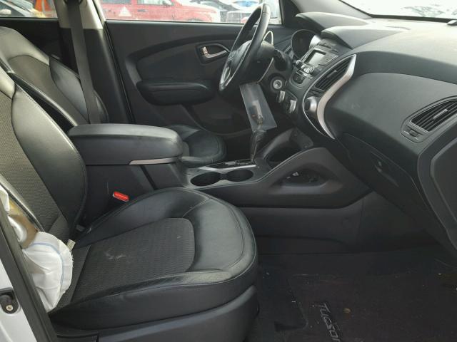 KM8JUCAC9BU169606 - 2011 HYUNDAI TUCSON GLS SILVER photo 5