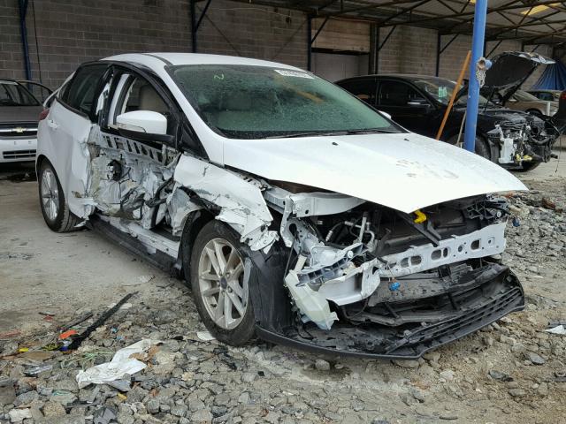 1FADP3K29GL271473 - 2016 FORD FOCUS SE WHITE photo 1