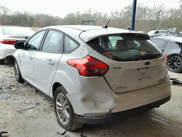 1FADP3K29GL271473 - 2016 FORD FOCUS SE WHITE photo 3