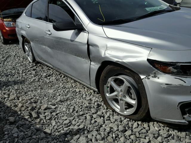1G1ZB5ST9JF135166 - 2018 CHEVROLET MALIBU LS ვერცხლისფერი ფოტო 9