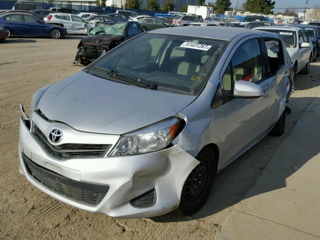 JTDKTUD32DD545188 - 2013 TOYOTA YARIS GRAY photo 2