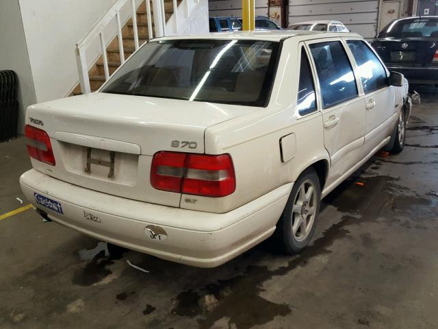 YV1LS5677W2541837 - 1998 VOLVO S70 GLT WHITE photo 4