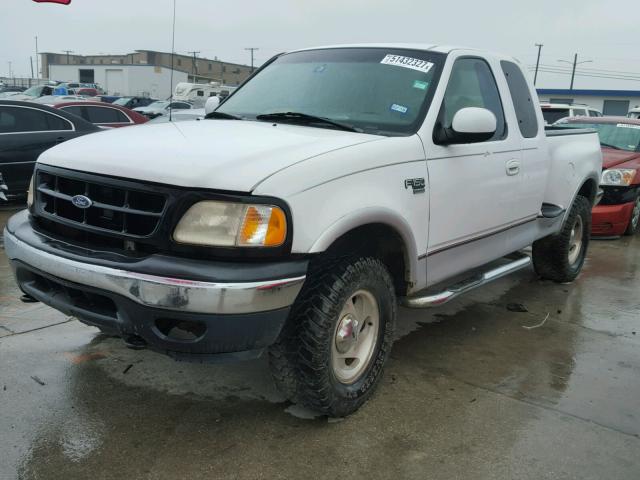 1FTRX08L0WKA65560 - 1998 FORD F150 WHITE photo 2